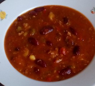 Polévka z mletého masa s fazolemi