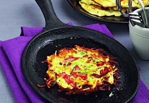 Bramboráky se sýrem a šunkou