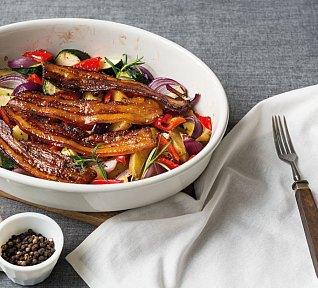 Pečená zelenina s glazovaným bůčkem