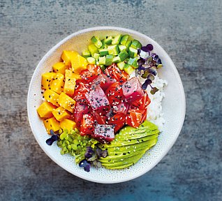 Poke bowl s lososem a tuňákem