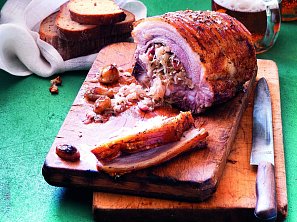 Bůček plněný kysaným zelím