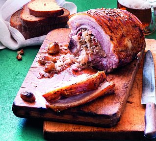 Bůček plněný kysaným zelím