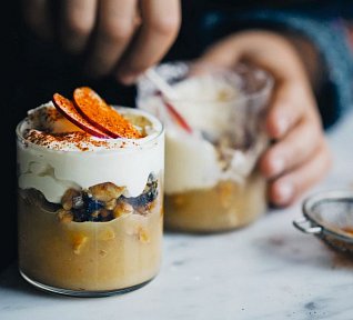 Jablkový koláč ve skleničce