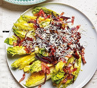 Salát little gem se slaninou a parmazánem