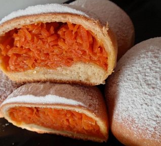 "Mrkváky" - kynuté buchty s mrkví "Mrkváky" - kynuté buchty s mrkví
