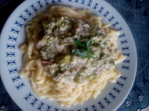 Špecle s brokolicovou omáčkou