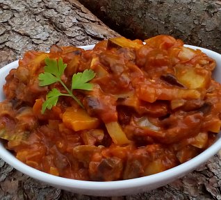 Houbová směs se zeleninou na topinky, tortilly...