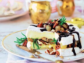 Camembert s hruškami a ořechy Camembert s hruškami a ořechy