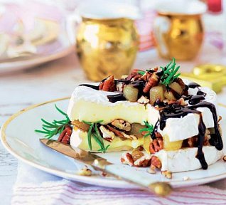 Camembert s hruškami a ořechy Camembert s hruškami a ořechy