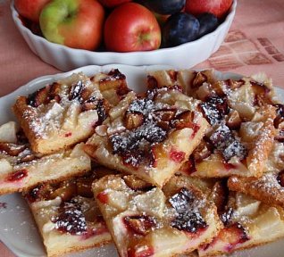 Jednoduchý ovocný koláč