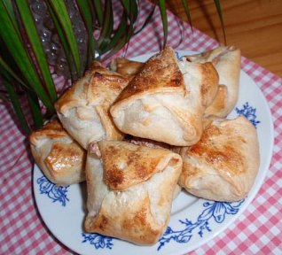 Jednoduché tvarohové šátečky (závin) s marmeládou