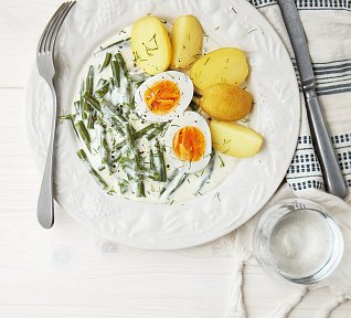 Fazolky nakyselo s vejci Fazolky nakyselo s vejci