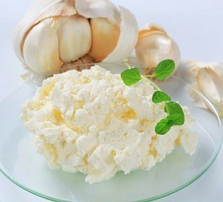 Sýrová pomazánka s česnekem III.