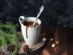 Horká čokoláda s lískovými oříšky Horká čokoláda s lískovými oříšky