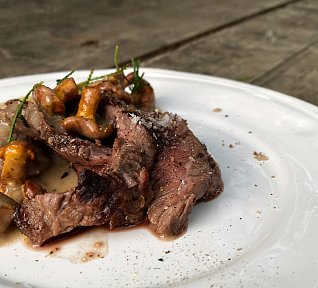 Smetanová omáčka z lišek k minutkovým masům