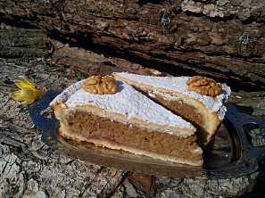 Křehké ořechové řezy