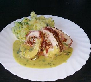 Kuřecí roláda se zámeckými brambory