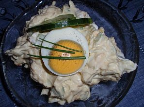 Jednoduchá vajíčková pomazánka s okurkou