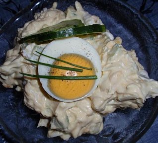 Jednoduchá vajíčková pomazánka s okurkou