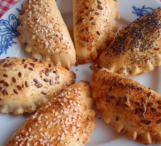 Kořeněné šátečky se šunkou a sýrem