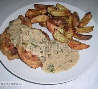 Drůbeží játra v těstíčku s jogurtovou omáčkou