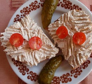 Máslová pěna s uzenou rybou