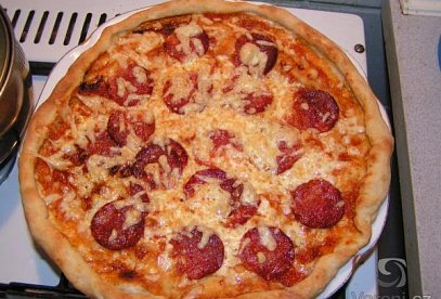 Salámová Pizza z listového těsta