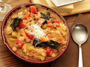 Toskánská chlebová polévka ribollita