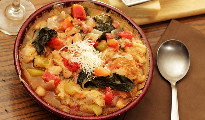Toskánská chlebová polévka ribollita