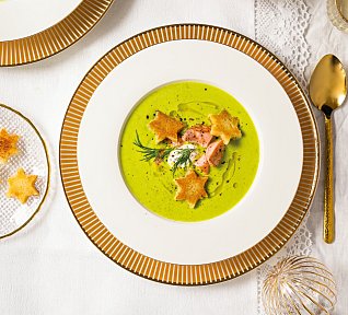 Hrášková polévka s lososem