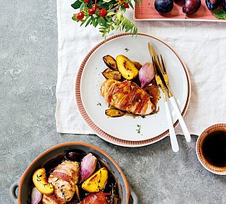 Kuřecí prsa s broskvemi a švestkami