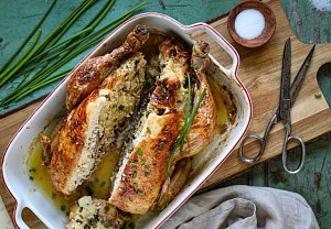 Pečené kuře s bylinkovou nádivkou