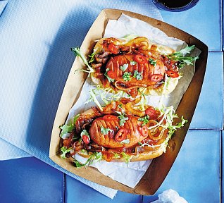 Buřty na pivu v briošce