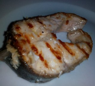 Grilovaná hlavatka (lososovitá ryba)