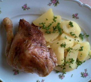 Kuře s jablečno-křenovou nádivkou