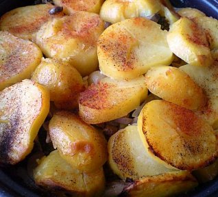 Zapečené brambory s brokolicí a smetanou