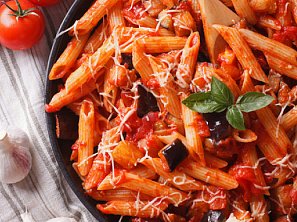 Těstoviny Alla norma