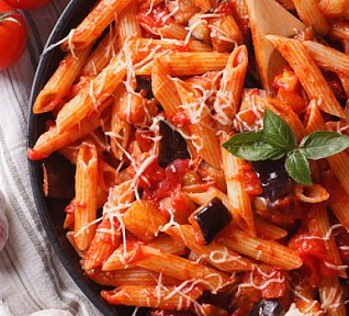 Těstoviny Alla norma