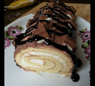Piškotová roláda s mascarpone Piškotová roláda s mascarpone