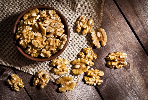 Kotlety s ořechy a smaženou cibulkou