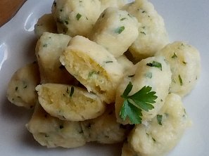 Bramborové noky s listovým celerem