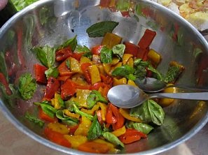 Salát z pečených paprik