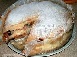 Pudinkový dort z listového těsta a jablky