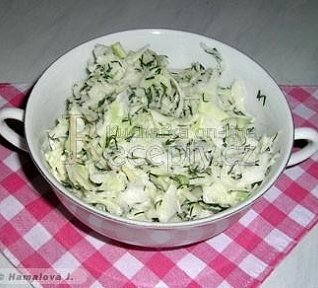 Zelný salát s koprem