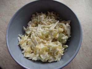 Ovocný salát s celerem