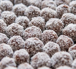 Bílé kokosové kuličky  -  nepečené