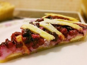 Svěží koláč s lesním ovocem Svěží koláč s lesním ovocem