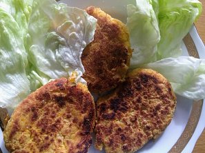 Cizrnové karbanátky s mrkví a sýrem