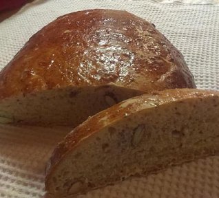 Editin podmáslový chléb s mandlemi