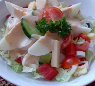 Salát se švýcarským dresinkem